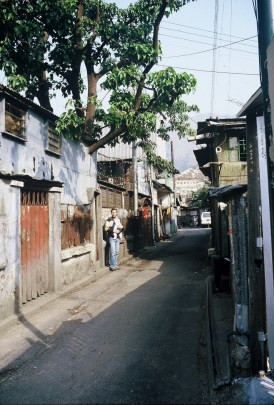 in-field-with-daughter